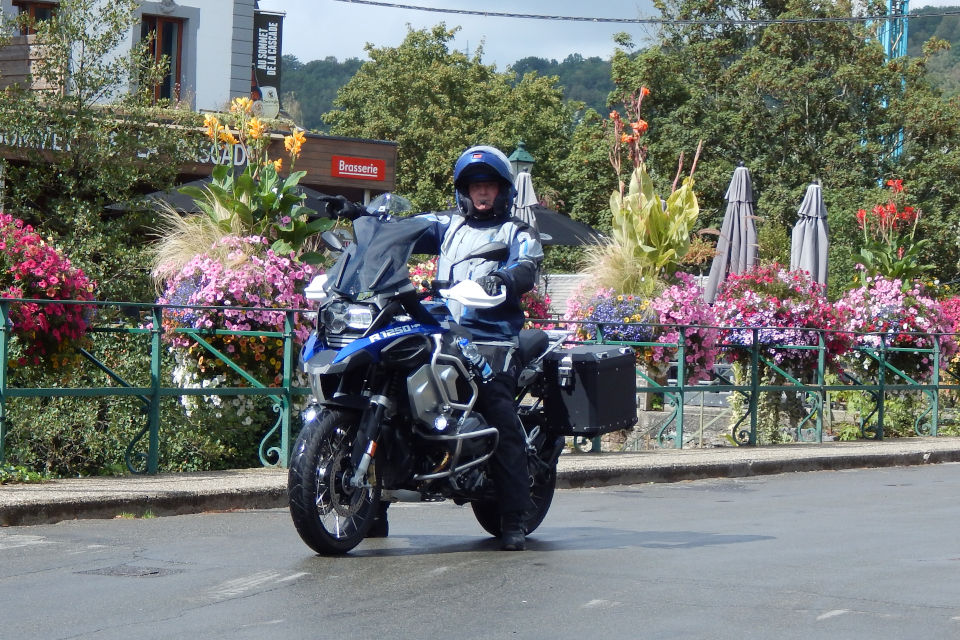 Motorrijbewijspoint Zwolle examengarantie AVB en AVD